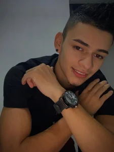 VikoHands a bit of me Pic