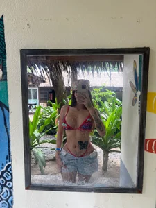 Femme_fatale69 kullanıcısının Beach with me?🌊🏝️ albümü -  5 fotoğraf