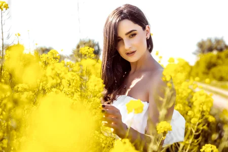AnnaHarperX kullanıcısının Yellow teasing albümü -  fotoğraf