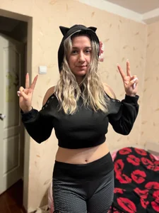 MaryBennetts Pusi waits in silence while time slows down Foto 5