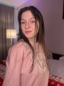 MinaMancilla after shower Foto 4