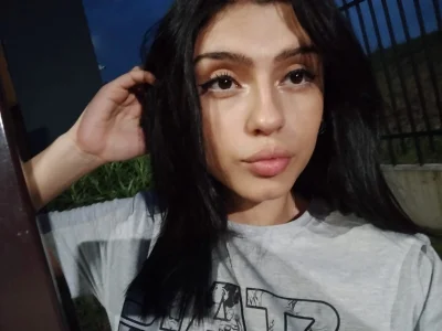 NAOMI_SHAW Public Foto