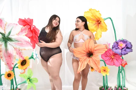 Laia_and_Aloby Your Valentine's Day girls Pic 4