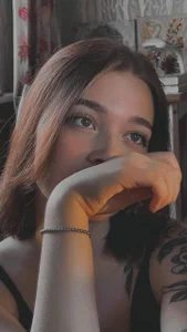 Mirrrra1 Public Pic 3