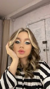 SIlviaBeyt New year Make up✨ Poză