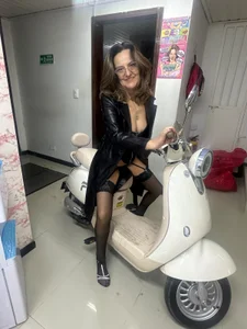 Abril_Sexx I'll take you as far as you'll let me.🍒 Poză 2
