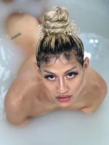 Akame_s Quieres darte un baño conmigo? Pic 9