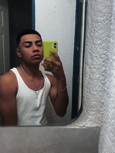 SkinnyHot444 Public Poză 4