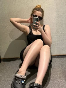 luna_berryyのBlack mood🖤の 4枚の写真