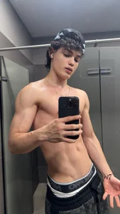 GYM BOY od Max_cortes1  5 snímek
