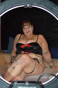 laura 🖤💋 de laura_riley  3 Imagens