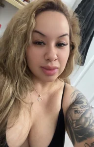 Honey_lips69 💋😈 - {count, plural, one {תמונה אחת} two {שתי תמונות} many {# תמונות} other {# תמונות}}