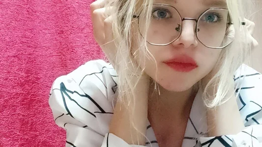 It’s me😊 de JuleeAndrea  4 Imagens