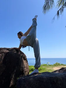 FlexibleDoll_ Fresh air and light breeze❤️🩵 Pic 4