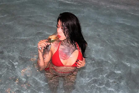 Zdjęcia Alexa_Fetish999 In the pool: 