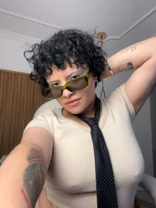 Alaska_deluxe Tie girl Poză