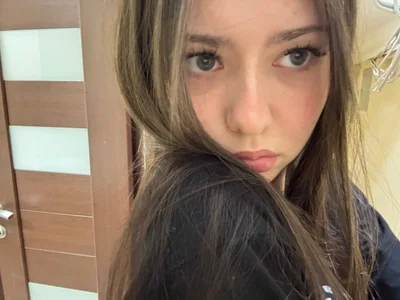MonikaFloresca Public Hình 2