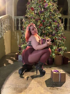 ass_gives New Year's gift Pic 5