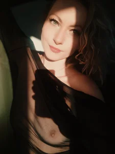 SerenaGranttのThinking of our intense momentsの枚の写真