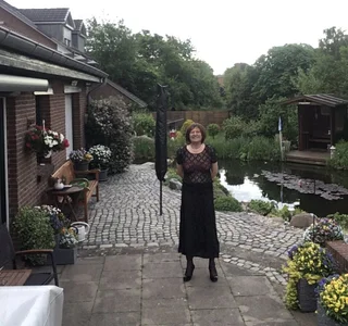 Dorle45's Das ist Dorle,im Garten Sex Photo 1