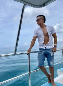 ThomsEvery_ Public Foto 6