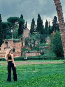 Ella_Charm Just a normal girl that loves to travel the world! Immagine  2