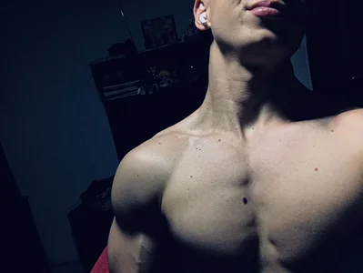 Liam_saint My muscle Pic