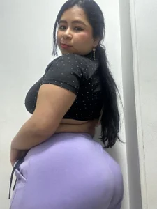 AriaMoonnn CURVY 🥵🔥  5টি ছবি