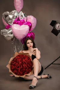 vinkiepinkie Girls love flowers🥰 Immagine  4