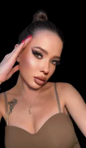 Eva1Hows XXX nøgenfoto 1