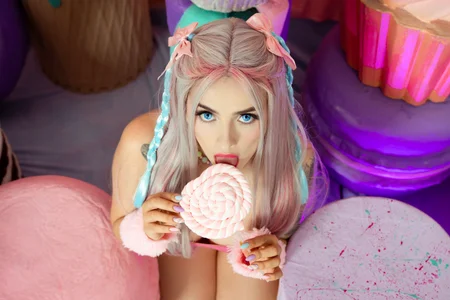 A Sweet Danger 🍭🎃 od _giggy_2  5 snímek
