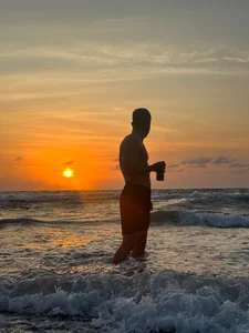 DerekOlsen Public صورة واحدة|DerekOlsen Public صورتان|DerekOlsen Public  2 صور|DerekOlsen Public  2 صورة