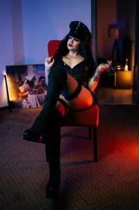 EmpressDesires Worship my body, little man! Pic 4