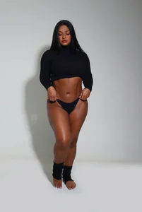 nashiira_ a good day to be in black🖤🔥 Pic 4
