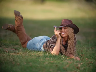 Evelyn_Evyyy Country vibe Pic 9