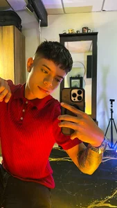 ErosKhaosのEROSKHAOSの 3枚の写真