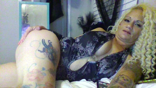 ALLURET4U MILF Foto 2