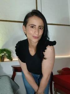 BrendaCantorelMy jeans and my beautiful presence 🌹💋 Bild 4