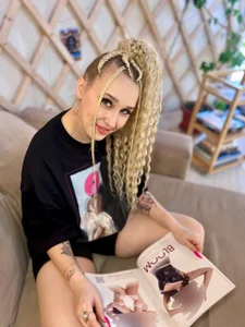 CrazyBitchInLace lazy ass 圖片 2