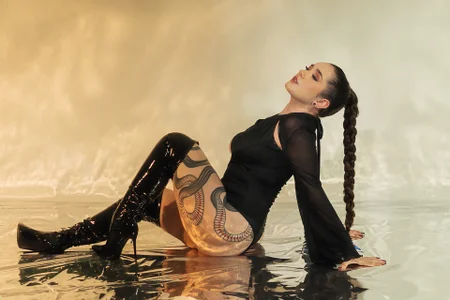 SarahRhodes_ Just watch me Pic