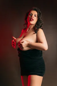 RebeccaNoble Public Immagine  5