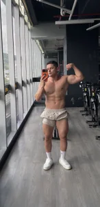 julian_wallace Hard training Hình 2