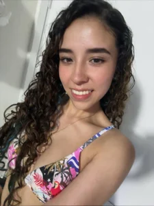 Amara_Davis Public Pic 3