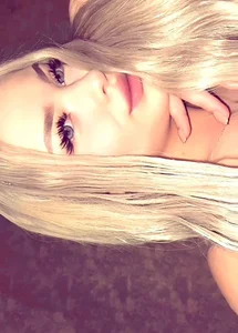 ElsaJeanX Public Billede