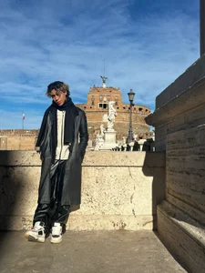 huge_armound italy time Immagine  7