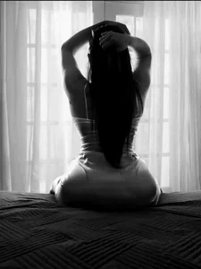 Ebonybreastvh Public Pic 3