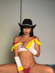 MeganCruzGB 🍆🍆 Immagine  2