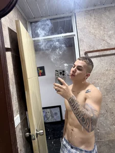 AsmodeoCox chill in home Foto 8