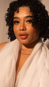 Emy_leon 🤍Naked in White Foto 5