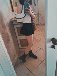 Alice_Tgirl Public Pic 3